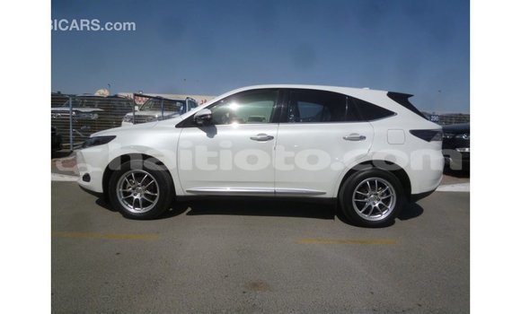 Acheter Import Voiture Toyota Harrier Blanc à Import - Dubai, Artibonite Acheter Import Voiture Toyota Harrier Blanc à Import - Dubai, Artibonite