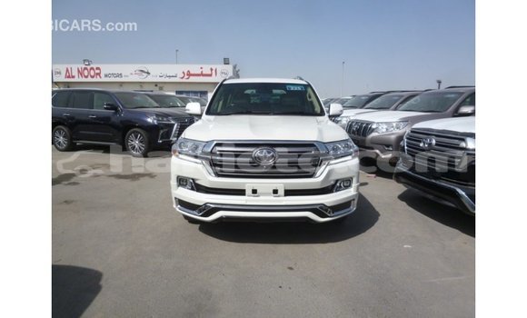 Acheter Import Voiture Toyota Land Cruiser Blanc à Import - Dubai, Artibonite Acheter Import Voiture Toyota Land Cruiser Blanc à Import - Dubai, Artibonite