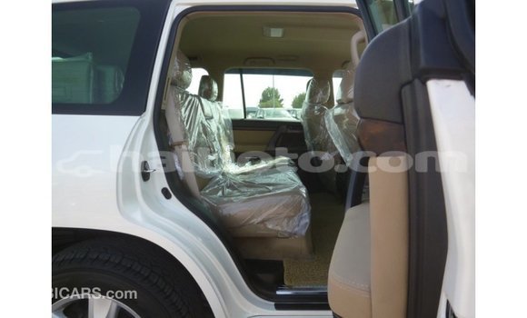 Acheter Import Voiture Toyota Land Cruiser Blanc à Import - Dubai, Artibonite Acheter Import Voiture Toyota Land Cruiser Blanc à Import - Dubai, Artibonite
