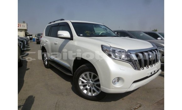 Acheter Import Voiture Toyota Prado Blanc à Import - Dubai, Artibonite Acheter Import Voiture Toyota Prado Blanc à Import - Dubai, Artibonite