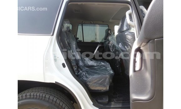 Acheter Import Voiture Toyota Prado Blanc à Import - Dubai, Artibonite Acheter Import Voiture Toyota Prado Blanc à Import - Dubai, Artibonite
