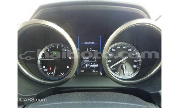 Acheter Import Voiture Toyota Prado Blanc à Import - Dubai, Artibonite Acheter Import Voiture Toyota Prado Blanc à Import - Dubai, Artibonite