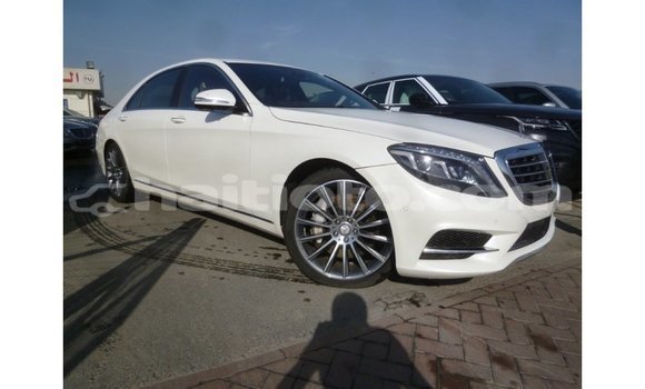 Acheter Import Voiture Mercedes-Benz 190 (W201) Blanc à Import - Dubai, Artibonite