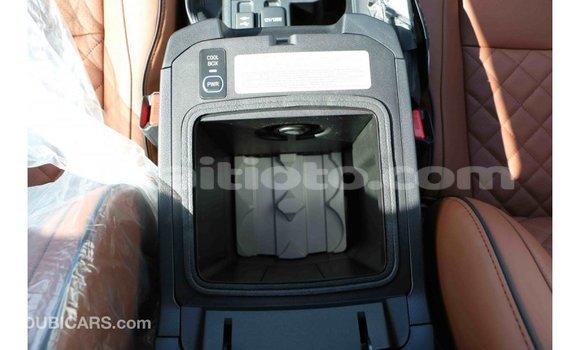 Acheter Import Voiture Toyota Prado Blanc à Import - Dubai, Artibonite Acheter Import Voiture Toyota Prado Blanc à Import - Dubai, Artibonite