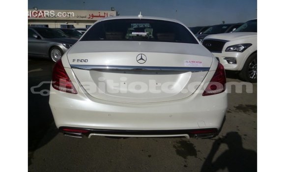 Acheter Import Voiture Mercedes-Benz 190 (W201) Blanc à Import - Dubai, Artibonite Acheter Import Voiture Mercedes-Benz 190 (W201) Blanc à Import - Dubai, Artibonite