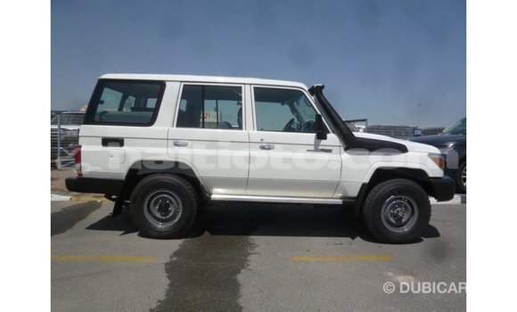Acheter Import Voiture Toyota Land Cruiser Blanc à Import - Dubai, Artibonite Acheter Import Voiture Toyota Land Cruiser Blanc à Import - Dubai, Artibonite