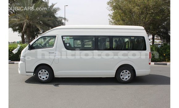 Acheter Import Voiture Toyota Hiace Blanc à Import - Dubai, Artibonite Acheter Import Voiture Toyota Hiace Blanc à Import - Dubai, Artibonite