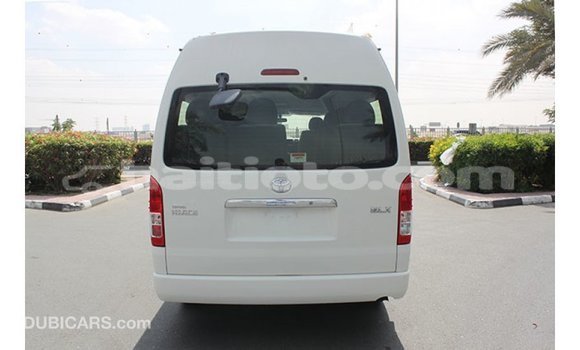 Acheter Import Voiture Toyota Hiace Blanc à Import - Dubai, Artibonite Acheter Import Voiture Toyota Hiace Blanc à Import - Dubai, Artibonite