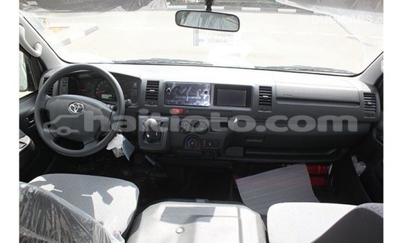 Acheter Import Voiture Toyota Hiace Blanc à Import - Dubai, Artibonite Acheter Import Voiture Toyota Hiace Blanc à Import - Dubai, Artibonite