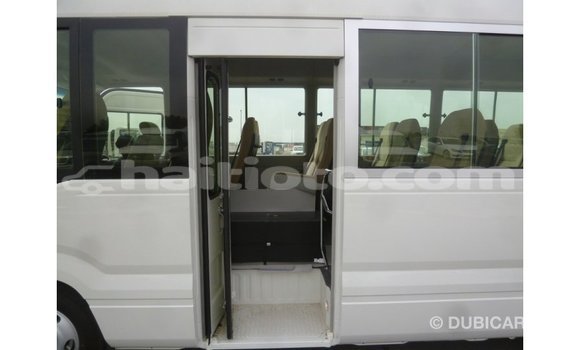Acheter Import Voiture Toyota Coaster Blanc à Import - Dubai, Artibonite Acheter Import Voiture Toyota Coaster Blanc à Import - Dubai, Artibonite