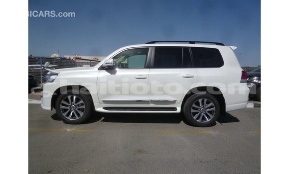 Acheter Import Voiture Toyota Land Cruiser Blanc à Import - Dubai, Artibonite Acheter Import Voiture Toyota Land Cruiser Blanc à Import - Dubai, Artibonite
