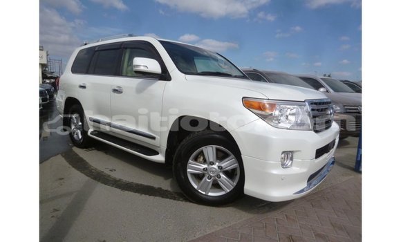 Acheter Import Voiture Toyota Land Cruiser Blanc à Import - Dubai, Artibonite Acheter Import Voiture Toyota Land Cruiser Blanc à Import - Dubai, Artibonite