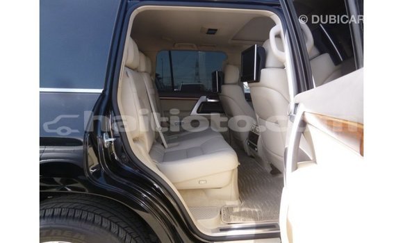 Acheter Import Voiture Toyota Land Cruiser Noir à Import - Dubai, Artibonite Acheter Import Voiture Toyota Land Cruiser Noir à Import - Dubai, Artibonite