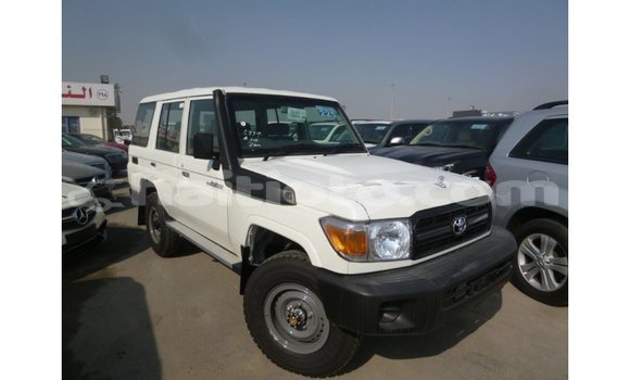 Acheter Import Voiture Toyota Land Cruiser Blanc à Import - Dubai, Artibonite Acheter Import Voiture Toyota Land Cruiser Blanc à Import - Dubai, Artibonite