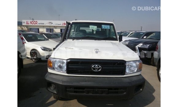 Acheter Import Voiture Toyota Land Cruiser Blanc à Import - Dubai, Artibonite Acheter Import Voiture Toyota Land Cruiser Blanc à Import - Dubai, Artibonite