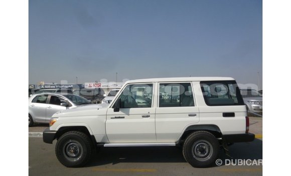 Acheter Import Voiture Toyota Land Cruiser Blanc à Import - Dubai, Artibonite Acheter Import Voiture Toyota Land Cruiser Blanc à Import - Dubai, Artibonite