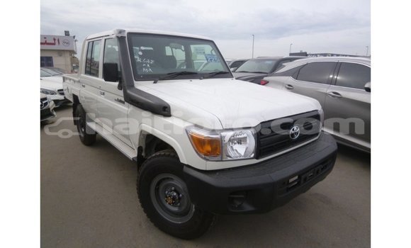 Acheter Import Voiture Toyota Land Cruiser Blanc à Import - Dubai, Artibonite Acheter Import Voiture Toyota Land Cruiser Blanc à Import - Dubai, Artibonite