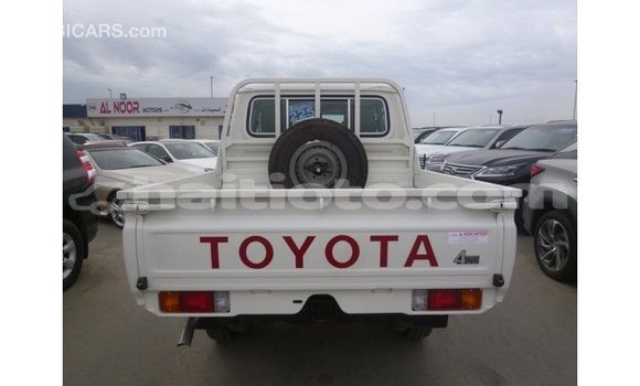 Acheter Import Voiture Toyota Land Cruiser Blanc à Import - Dubai, Artibonite Acheter Import Voiture Toyota Land Cruiser Blanc à Import - Dubai, Artibonite
