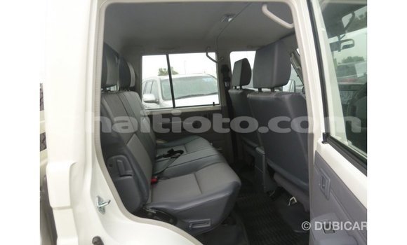 Acheter Import Voiture Toyota Land Cruiser Blanc à Import - Dubai, Artibonite Acheter Import Voiture Toyota Land Cruiser Blanc à Import - Dubai, Artibonite