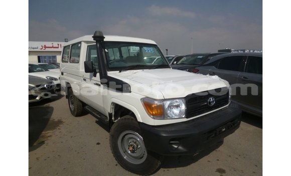 Acheter Import Voiture Toyota Land Cruiser Blanc à Import - Dubai, Artibonite Acheter Import Voiture Toyota Land Cruiser Blanc à Import - Dubai, Artibonite