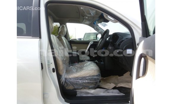Acheter Import Voiture Toyota Prado Blanc à Import - Dubai, Artibonite Acheter Import Voiture Toyota Prado Blanc à Import - Dubai, Artibonite