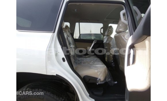 Acheter Import Voiture Toyota Prado Blanc à Import - Dubai, Artibonite Acheter Import Voiture Toyota Prado Blanc à Import - Dubai, Artibonite