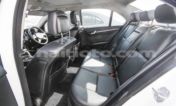 Acheter Import Voiture Mercedes-Benz 200 Blanc à Import - Dubai, Artibonite Acheter Import Voiture Mercedes-Benz 200 Blanc à Import - Dubai, Artibonite
