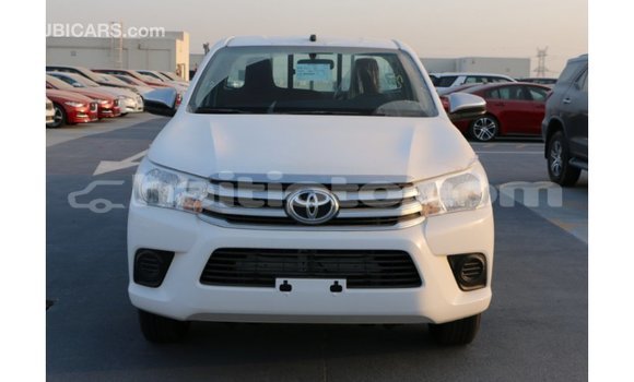 Acheter Import Voiture Toyota Hilux Blanc à Import - Dubai, Artibonite Acheter Import Voiture Toyota Hilux Blanc à Import - Dubai, Artibonite