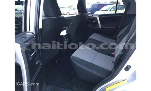 Acheter Import Utilitaire Toyota HiAce Autre à Import - Dubai, Artibonite Acheter Import Utilitaire Toyota HiAce Autre à Import - Dubai, Artibonite