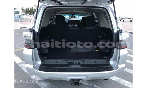 Acheter Import Utilitaire Toyota HiAce Autre à Import - Dubai, Artibonite Acheter Import Utilitaire Toyota HiAce Autre à Import - Dubai, Artibonite