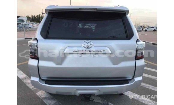 Acheter Import Utilitaire Toyota HiAce Autre à Import - Dubai, Artibonite Acheter Import Utilitaire Toyota HiAce Autre à Import - Dubai, Artibonite