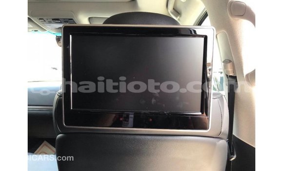 Acheter Import Voiture Toyota Land Cruiser Blanc à Import - Dubai, Artibonite Acheter Import Voiture Toyota Land Cruiser Blanc à Import - Dubai, Artibonite