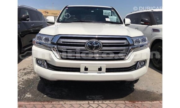 Acheter Import Voiture Toyota Land Cruiser Blanc à Import - Dubai, Artibonite Acheter Import Voiture Toyota Land Cruiser Blanc à Import - Dubai, Artibonite