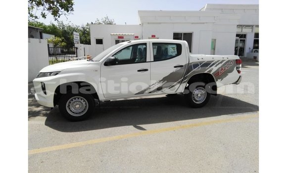 Acheter Import Voiture Mitsubishi L200 Blanc à Import - Dubai, Artibonite