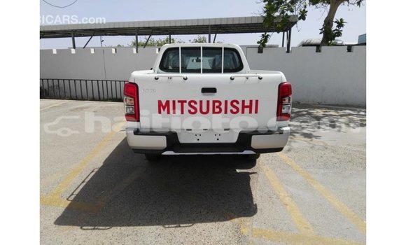 Acheter Import Voiture Mitsubishi L200 Blanc à Import - Dubai, Artibonite Acheter Import Voiture Mitsubishi L200 Blanc à Import - Dubai, Artibonite