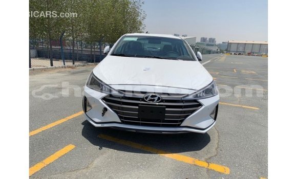 Acheter Import Voiture Hyundai Elantra Blanc à Import - Dubai, Artibonite Acheter Import Voiture Hyundai Elantra Blanc à Import - Dubai, Artibonite