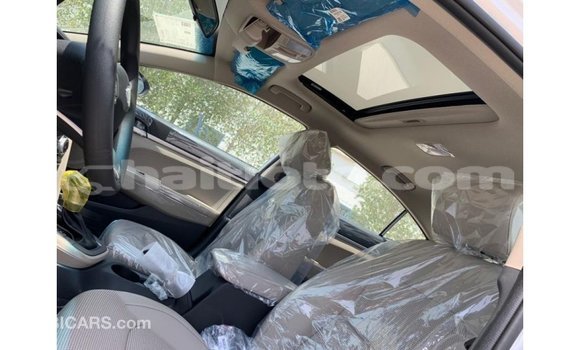 Acheter Import Voiture Hyundai Elantra Blanc à Import - Dubai, Artibonite Acheter Import Voiture Hyundai Elantra Blanc à Import - Dubai, Artibonite