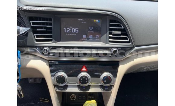 Acheter Import Voiture Hyundai Elantra Blanc à Import - Dubai, Artibonite Acheter Import Voiture Hyundai Elantra Blanc à Import - Dubai, Artibonite