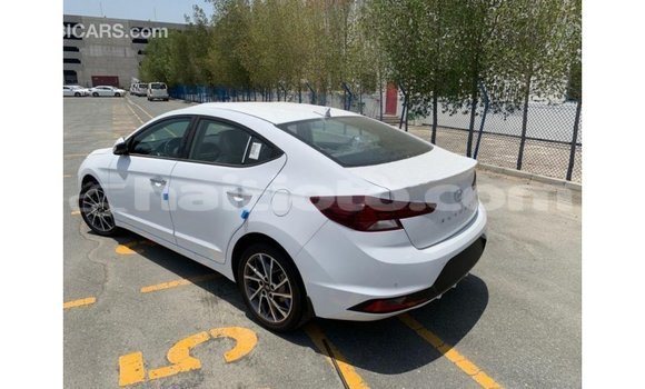 Acheter Import Voiture Hyundai Elantra Blanc à Import - Dubai, Artibonite Acheter Import Voiture Hyundai Elantra Blanc à Import - Dubai, Artibonite