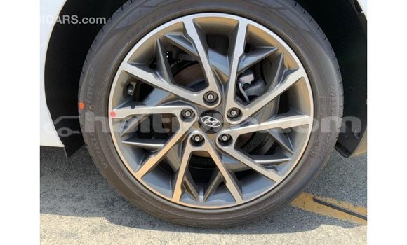 Acheter Import Voiture Hyundai Elantra Blanc à Import - Dubai, Artibonite Acheter Import Voiture Hyundai Elantra Blanc à Import - Dubai, Artibonite