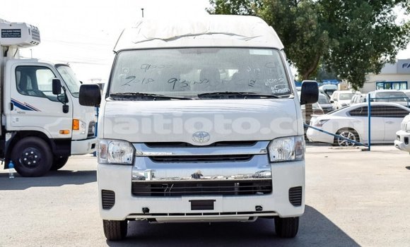Acheter Import Voiture Toyota Hiace Blanc à Import - Dubai, Artibonite Acheter Import Voiture Toyota Hiace Blanc à Import - Dubai, Artibonite