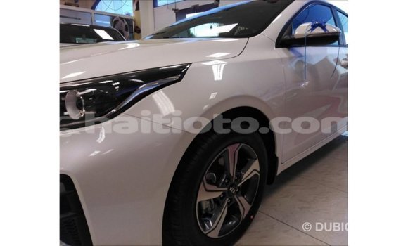 Acheter Import Voiture Kia Cerato Blanc à Import - Dubai, Artibonite Acheter Import Voiture Kia Cerato Blanc à Import - Dubai, Artibonite