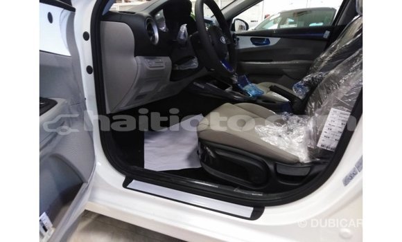 Acheter Import Voiture Kia Cerato Blanc à Import - Dubai, Artibonite Acheter Import Voiture Kia Cerato Blanc à Import - Dubai, Artibonite