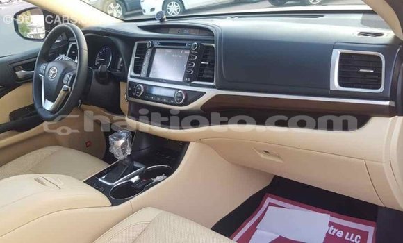Acheter Import Voiture Toyota Highlander Bleu à Import - Dubai, Artibonite Acheter Import Voiture Toyota Highlander Bleu à Import - Dubai, Artibonite