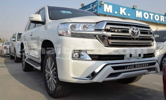 Acheter Import Voiture Toyota Land Cruiser Blanc à Import - Dubai, Artibonite Acheter Import Voiture Toyota Land Cruiser Blanc à Import - Dubai, Artibonite