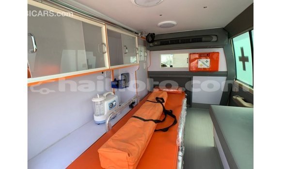 Acheter Import Voiture Toyota Land Cruiser Blanc à Import - Dubai, Artibonite Acheter Import Voiture Toyota Land Cruiser Blanc à Import - Dubai, Artibonite