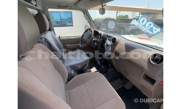 Acheter Import Voiture Toyota Land Cruiser Blanc à Import - Dubai, Artibonite Acheter Import Voiture Toyota Land Cruiser Blanc à Import - Dubai, Artibonite