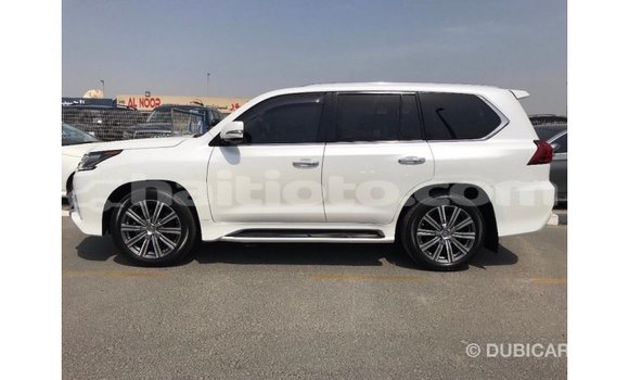 Acheter Import Voiture Lexus LX Blanc à Import - Dubai, Artibonite Acheter Import Voiture Lexus LX Blanc à Import - Dubai, Artibonite