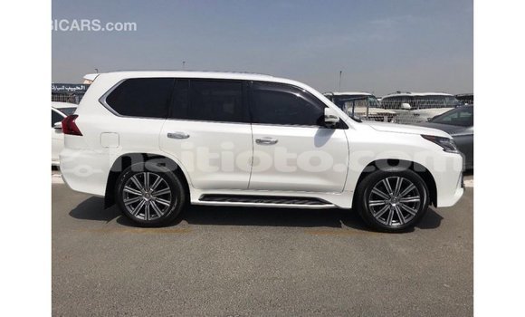 Acheter Import Voiture Lexus LX Blanc à Import - Dubai, Artibonite Acheter Import Voiture Lexus LX Blanc à Import - Dubai, Artibonite