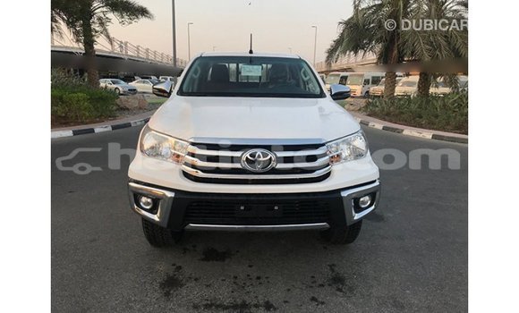 Acheter Import Voiture Toyota Hilux Blanc à Import - Dubai, Artibonite Acheter Import Voiture Toyota Hilux Blanc à Import - Dubai, Artibonite